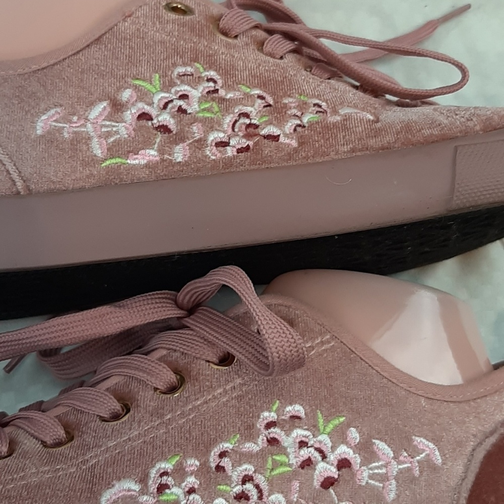 Twisted ,rose coloured EMBROIDERED tennis shoes